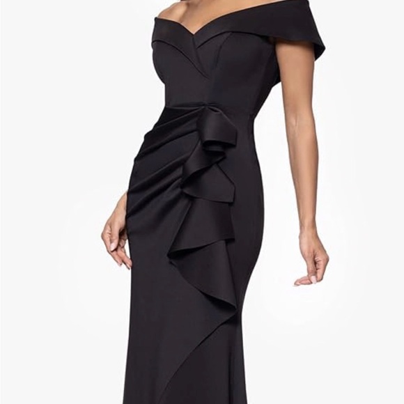 Black Off-Shoulder Stretch Mermaid Ruffle Gown - Picture 3 of 6